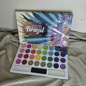 Take Me Back to Brazil Vibrant Eyeshadow Palette - Multicolor
